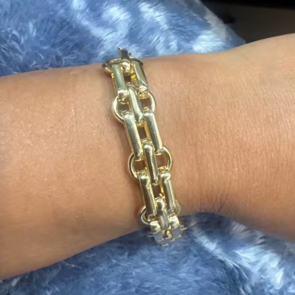 Chunky Adjustable Gold Chain Bracelet - Picture 2 of 4